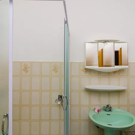 Apartman Ra Ica - One Bedroom Molunat