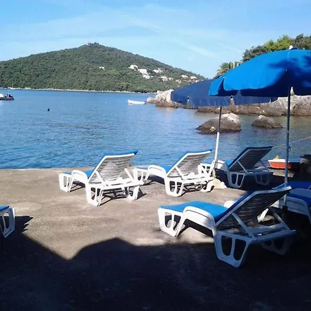 Ra Ica - One Bedroom Apartman Molunat