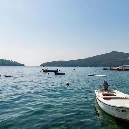 Ra Ica - One Bedroom Molunat