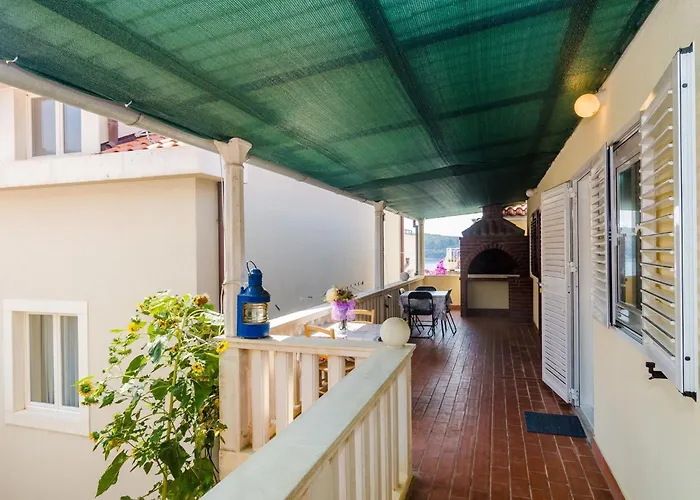 Ra Ica - One Bedroom * Molunat